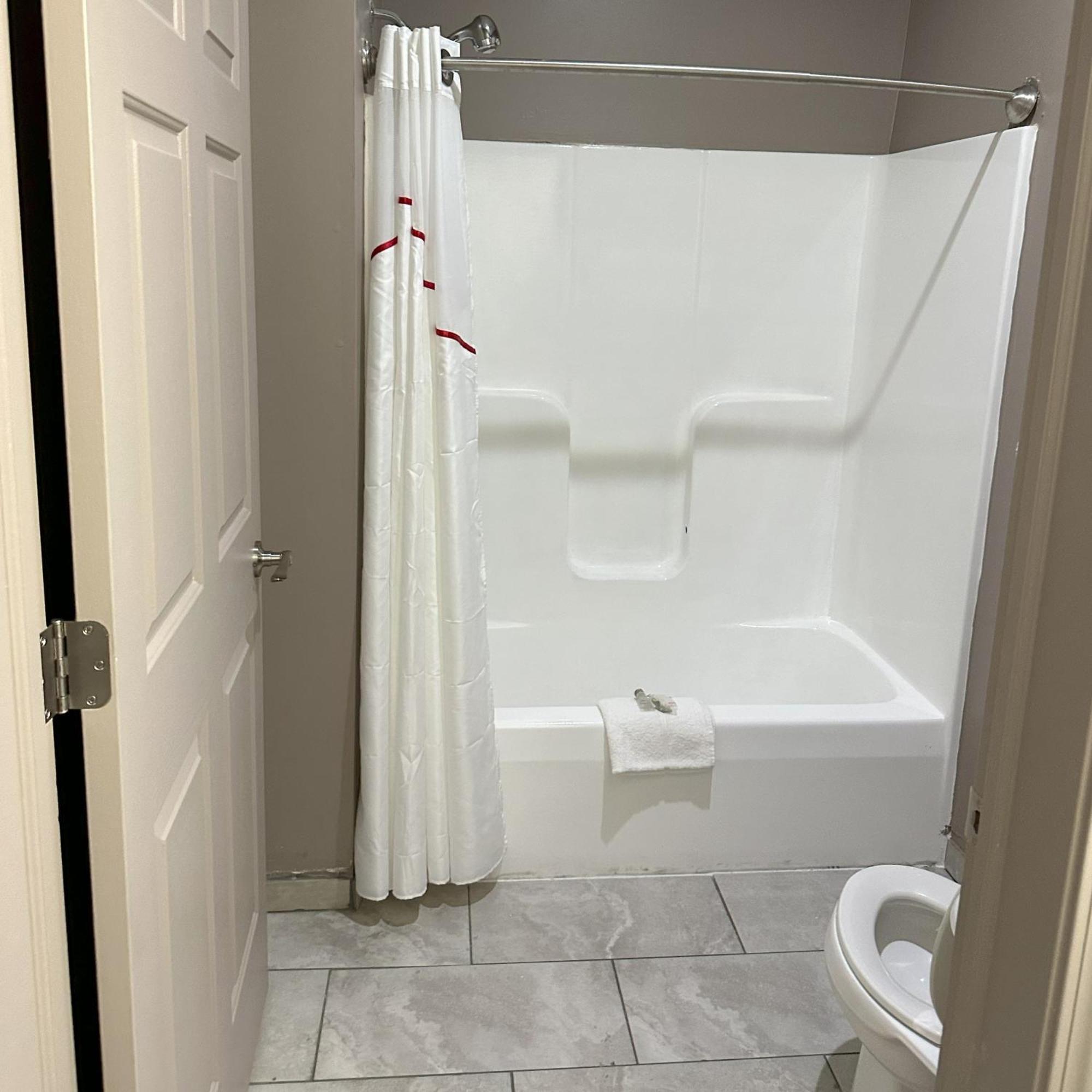 Red Roof Inn & Suites Lake Orion / Auburn Hills Ngoại thất bức ảnh